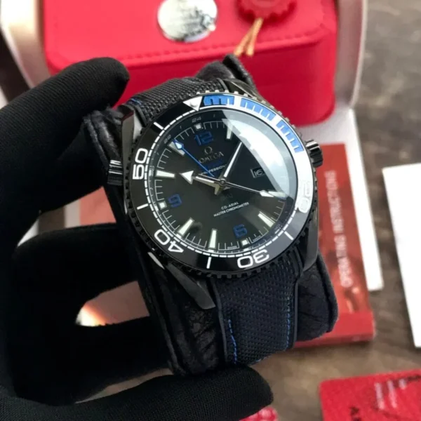 Omega-Seamaster-GMT-Deepblack-2.webp