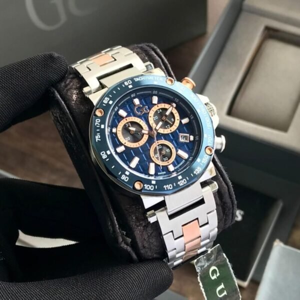 guess-multifunction-analog-1.jpg