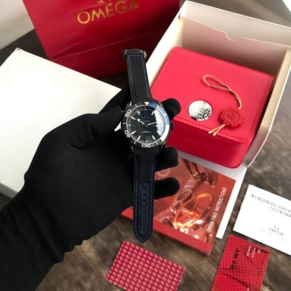 omega-seamaster-gmt-deepblack-2.jpeg