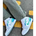 Classy Jordan Retro 1 Low SE Emerald Rise Shoes For Men (SHI210)